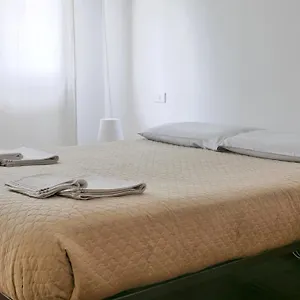 https://davides-house-milano.it-lombardy.com